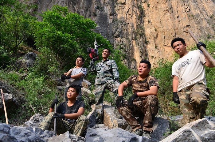 作者四:太行山上新愚公 (2).JPG