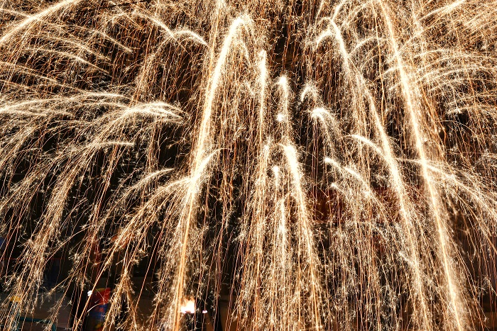 铁花飞舞-原海春13834410203 (4).jpg