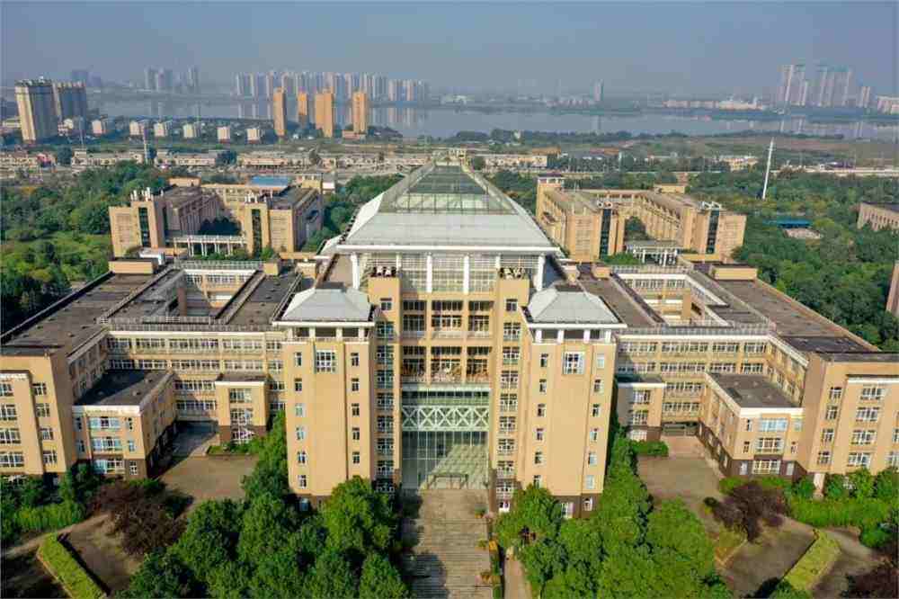 武汉科技大学 (1).jpeg
