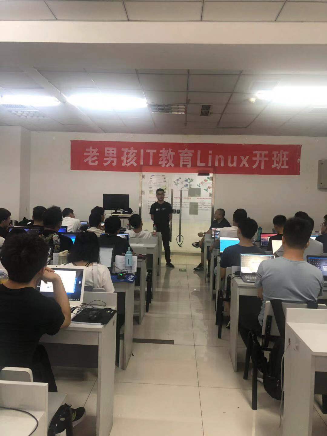 简单的自我介绍，拉近了彼此之间的距离3
